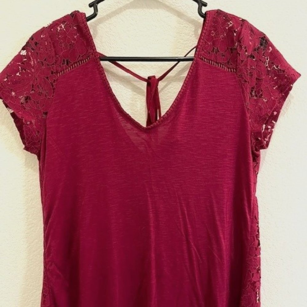 White House Black Market Red Lace shirt SZ XS